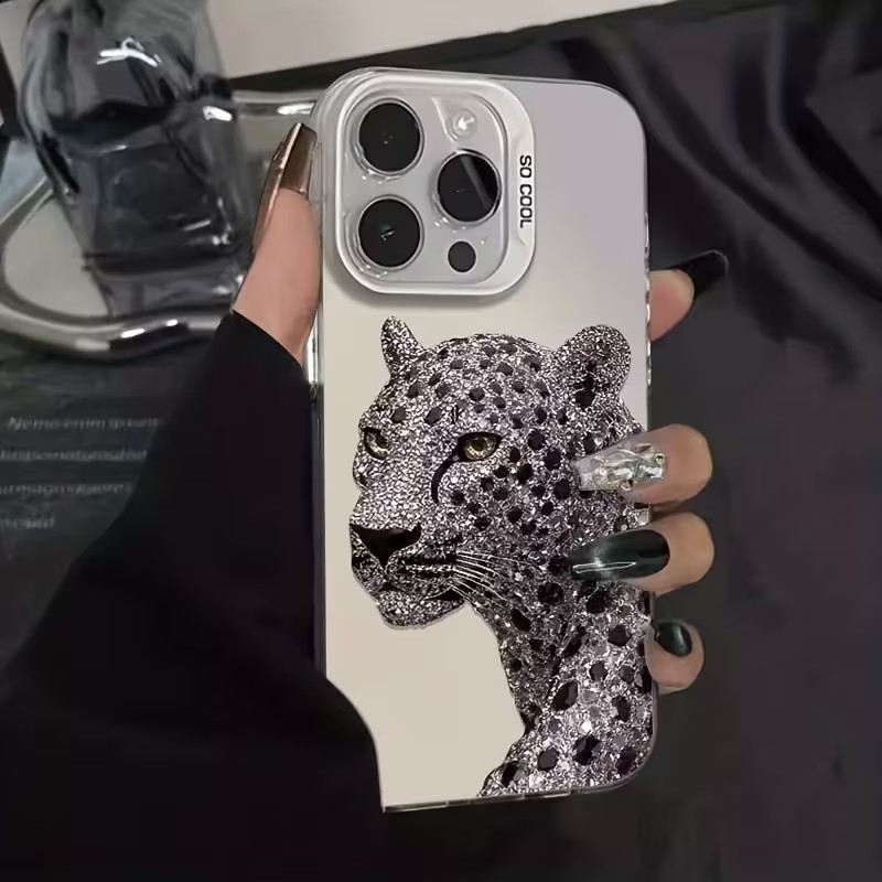 غطاء هاتف هولوغرافي فضي بتقنية - مراجعة Apple Iphone 15 وسعره